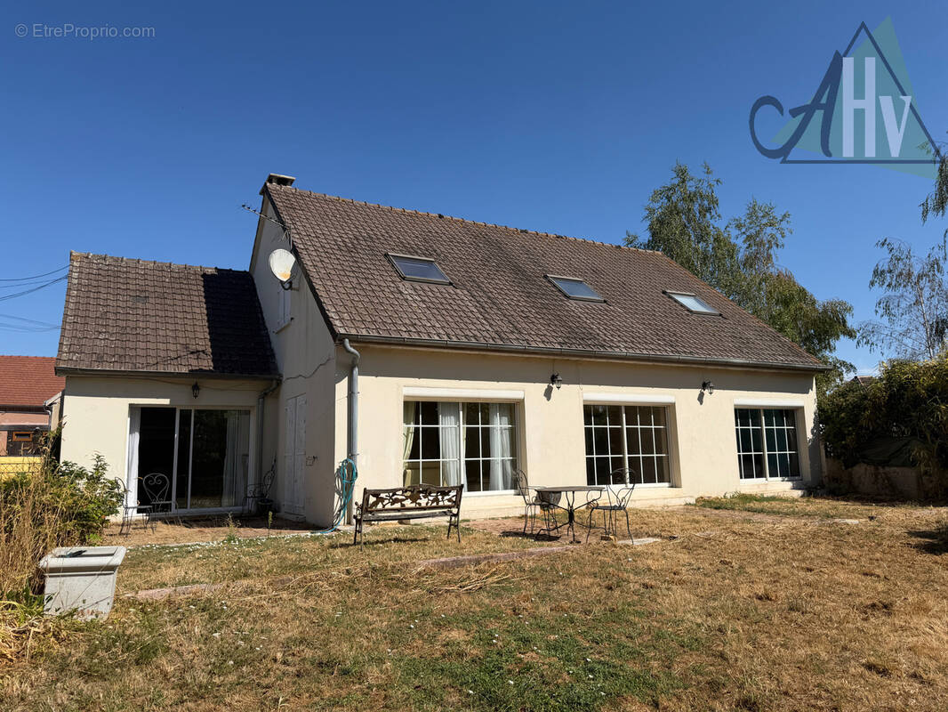 Maison à SOURDUN