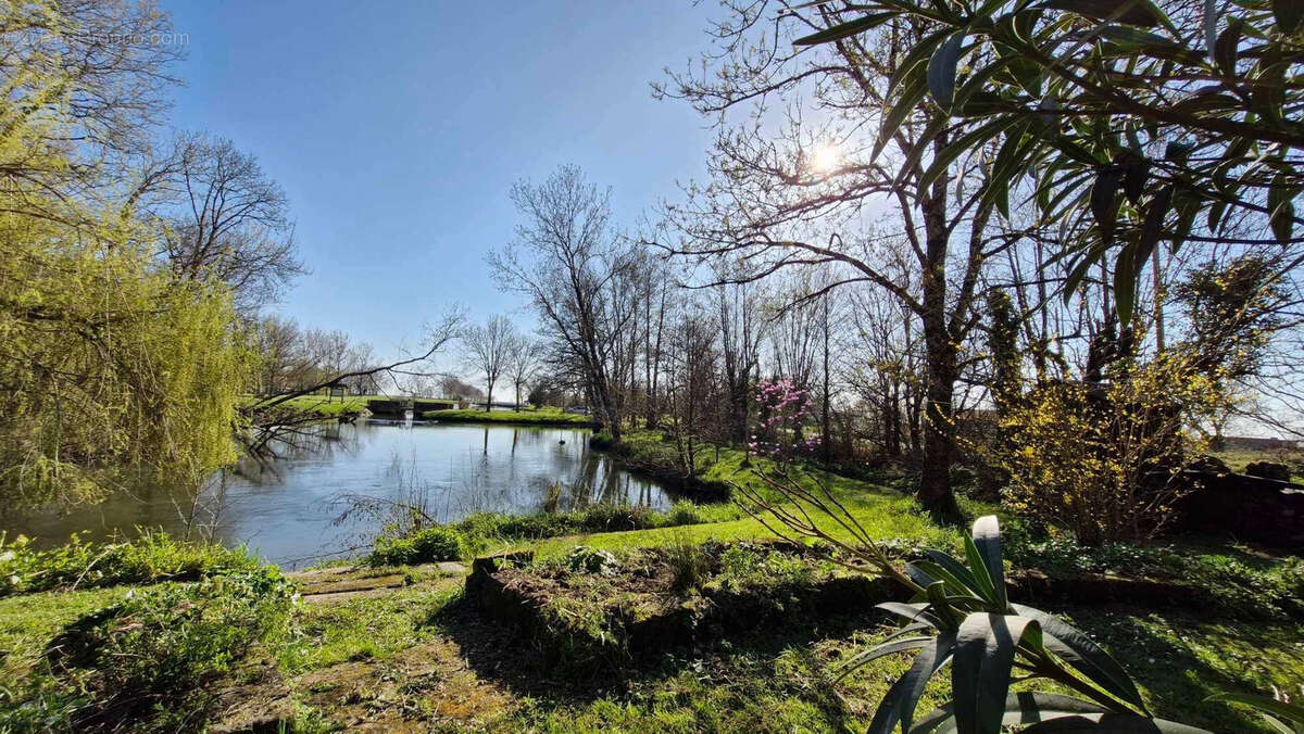 Maison à SAINT-FORT-SUR-GIRONDE