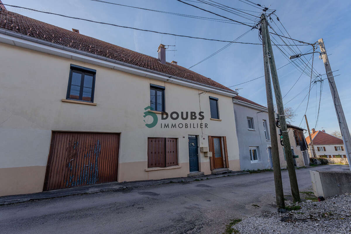 Appartement à VERCEL-VILLEDIEU-LE-CAMP