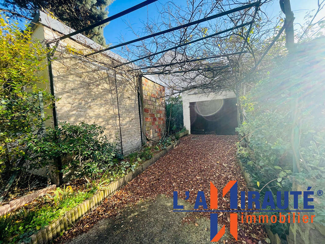 Maison à SARTROUVILLE