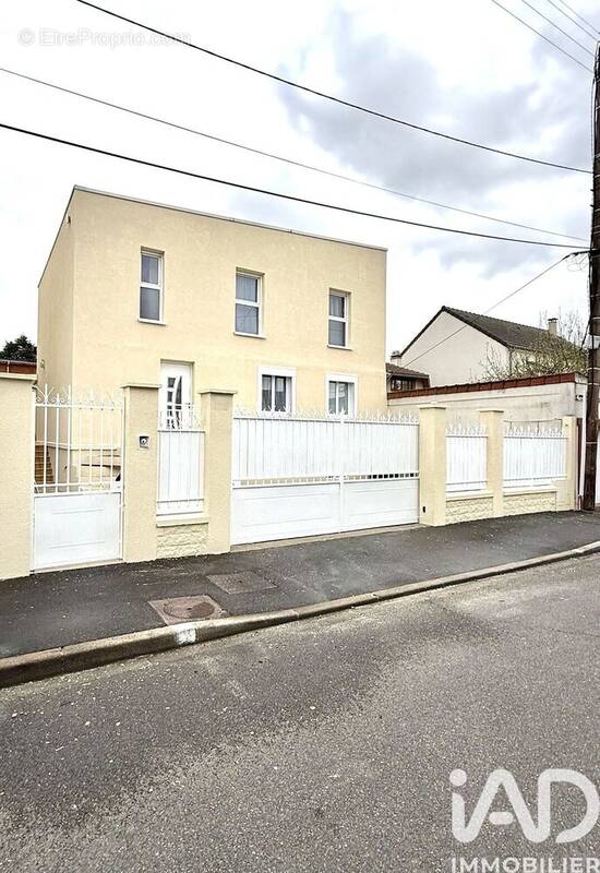 Photo 1 - Maison à PARAY-VIEILLE-POSTE