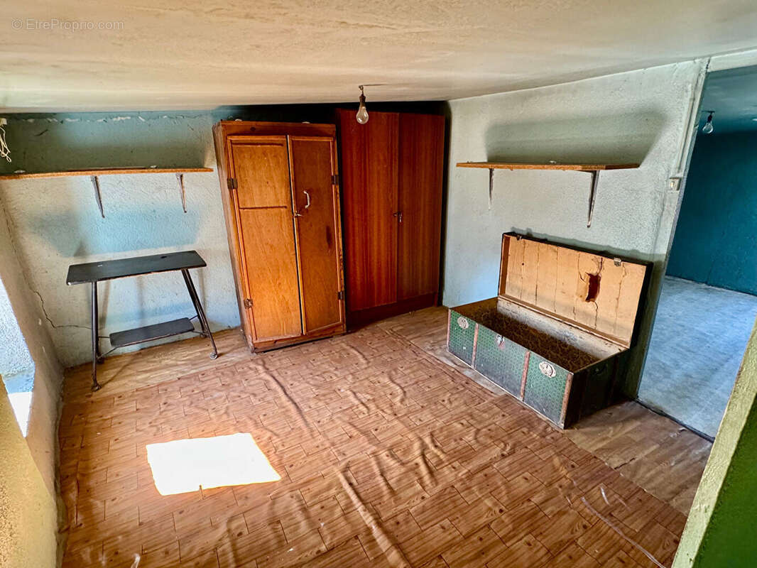 ROMAGNAT / Maison de bourg à vendre avec garage ! - photo 8