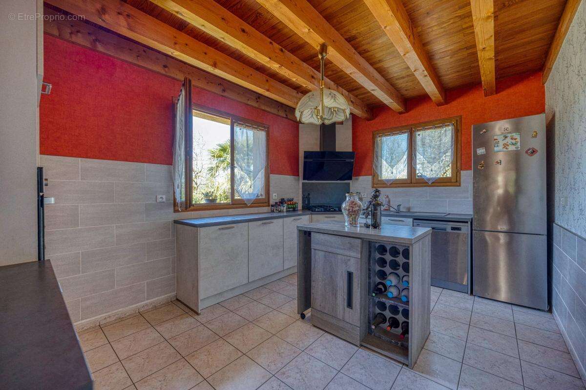 Maison 208 m² à Saint-Quentin-Sur-Isere  - photo 7