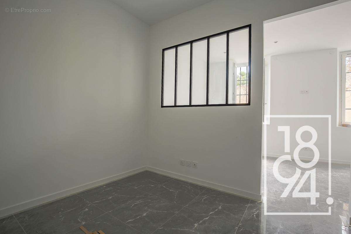 Appartement à MARSEILLE-3E