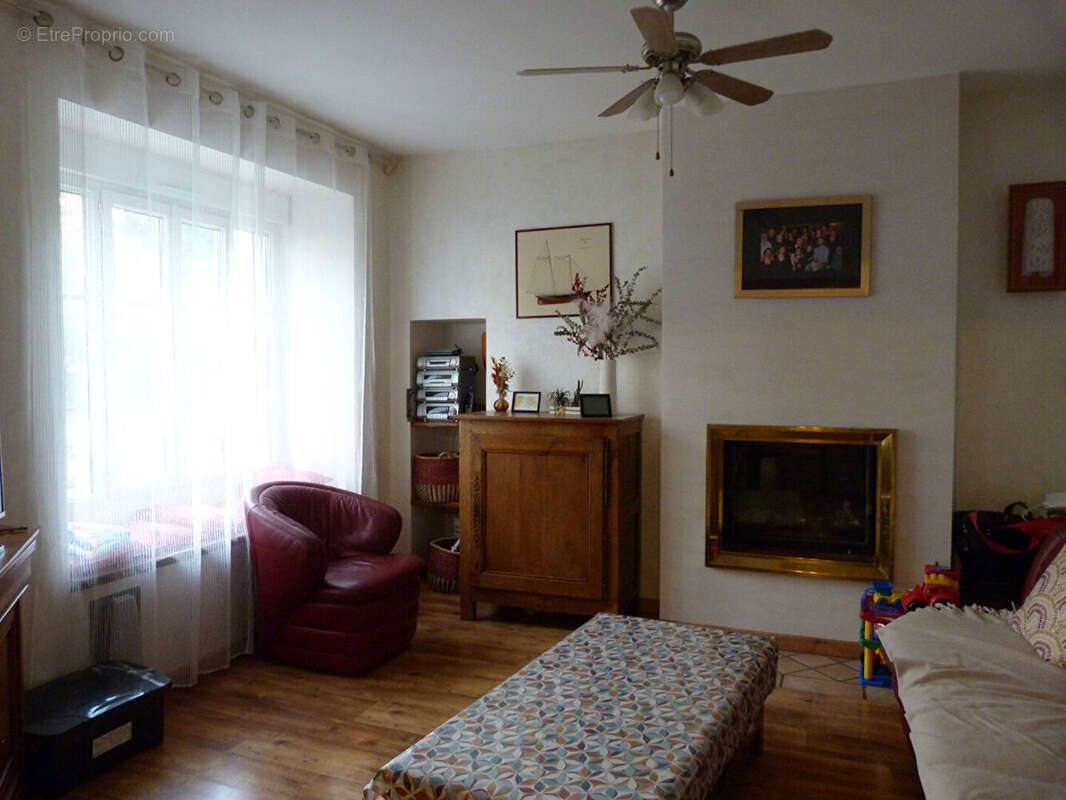 Maison à SAINT-ERBLON