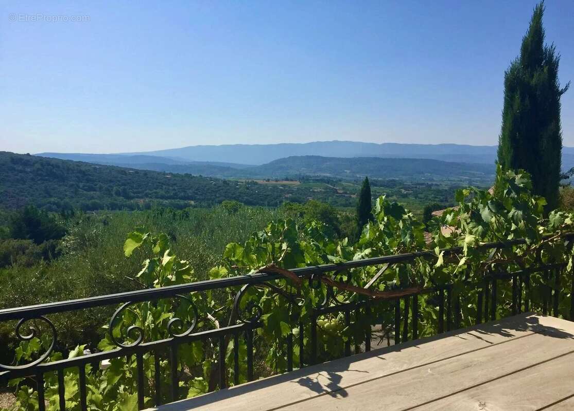 Maison à SAINT-SATURNIN-LES-APT
