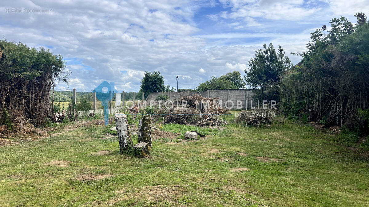 Terrain à COURDIMANCHE-SUR-ESSONNE