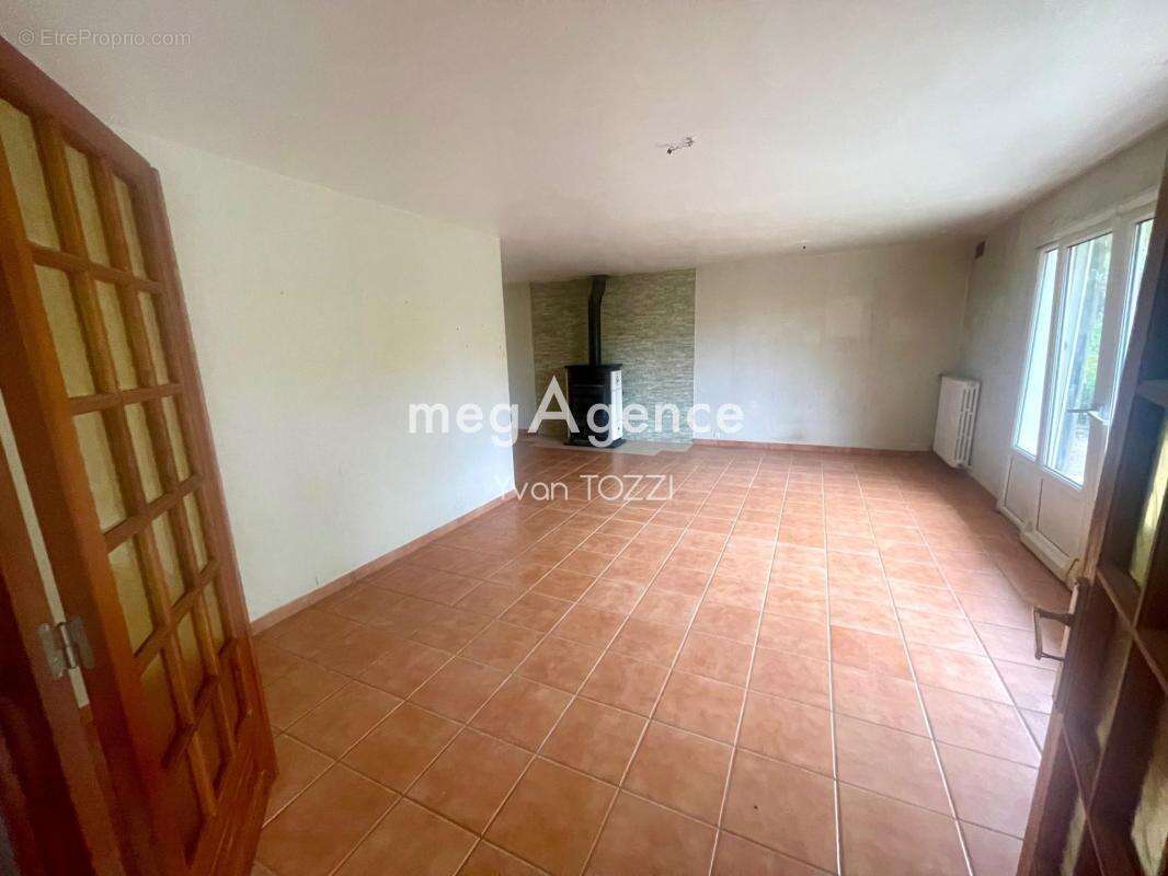 Maison de 140 m2 sur une parcelle de 2622 m2 aux SABLES D’OLONNE - photo 6