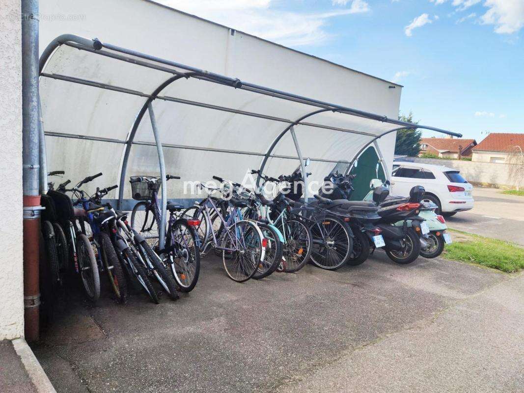 Maison à DECINES-CHARPIEU