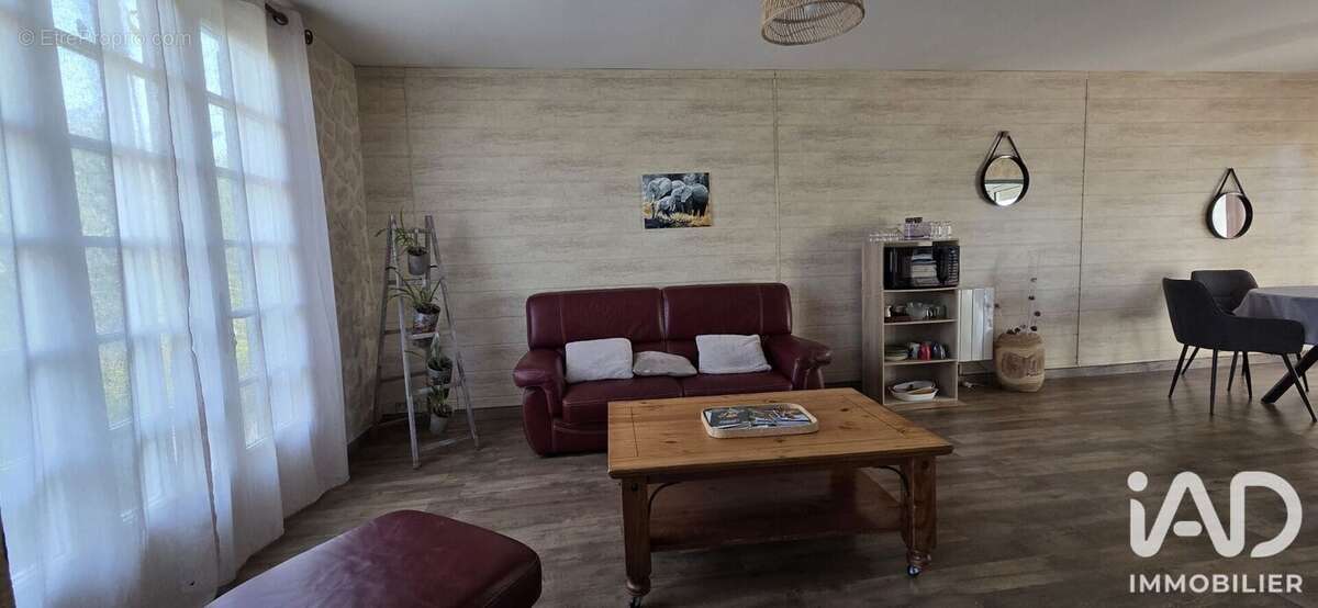 Maison 70 m² à Nuaille  - photo 3