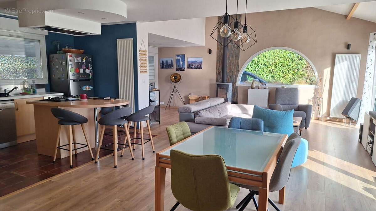 Maison à PONT-DU-CHATEAU