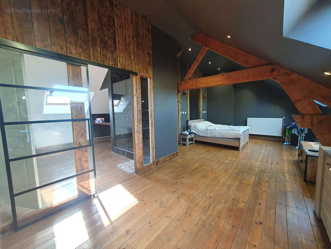 Maison à MONTESCOURT-LIZEROLLES