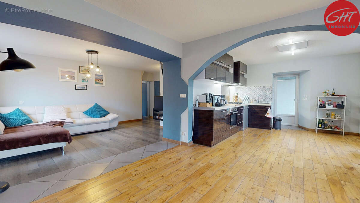 Appartement à CHALEZE