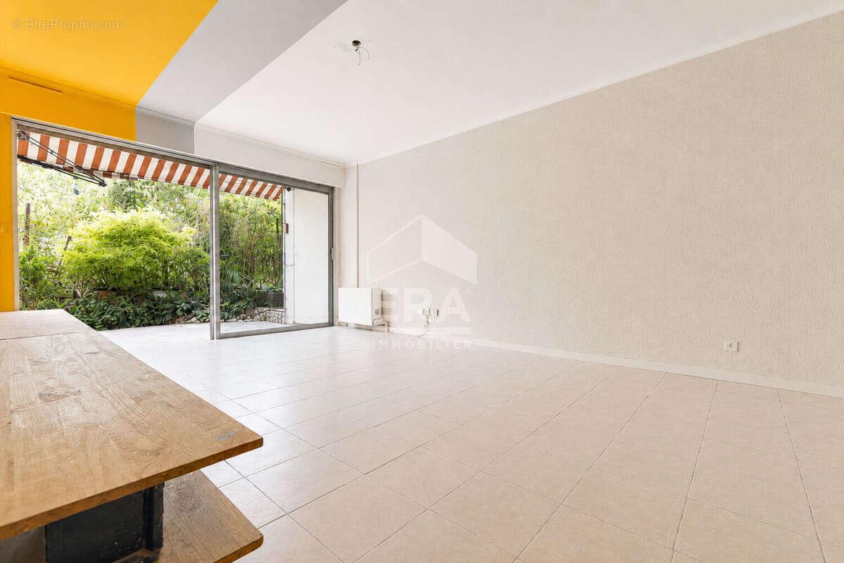 Appartement à MANDELIEU-LA-NAPOULE