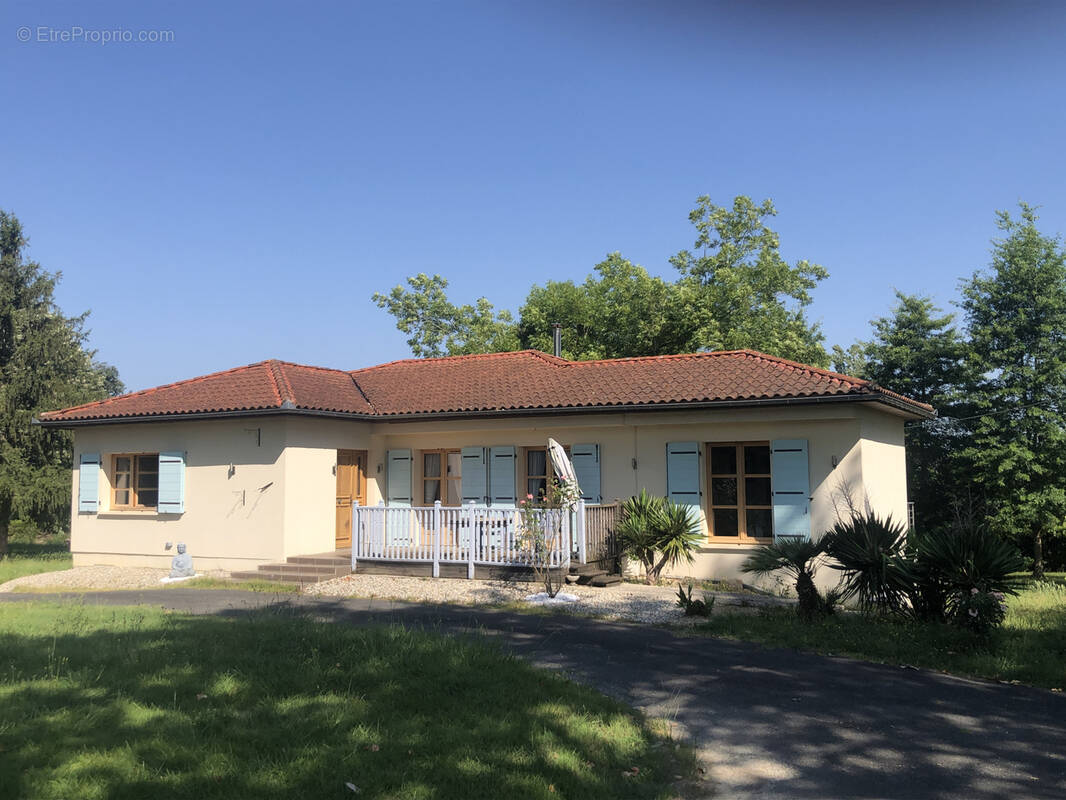 Maison à CASTELNAU-D'AUZAN