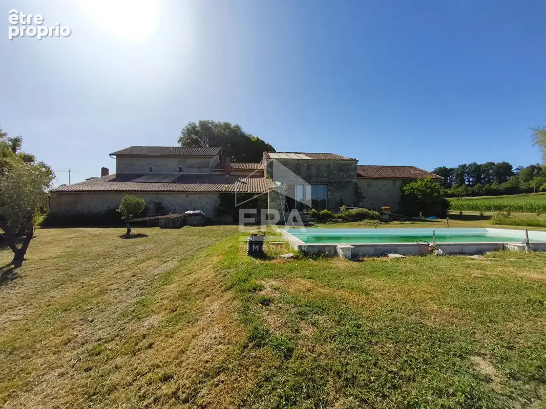 Maison de caractère en pierre avec dépendances, gîte et piscine - photo 5