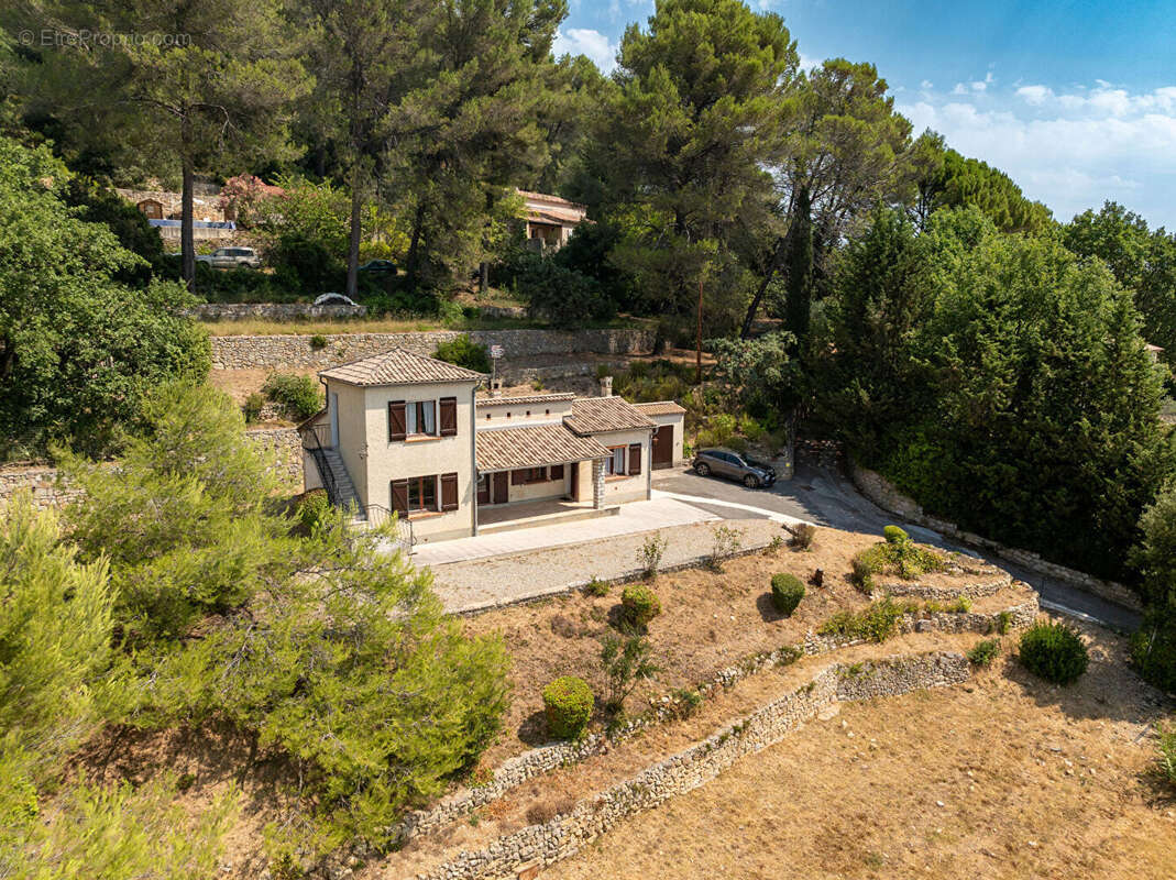 À vendre en exclusivité - lorgues - maison à fort potentiel de 83m²  avec une vue dominante et très grand garage 65m² - photo 17