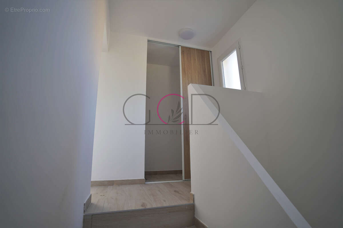 Appartement à VENTABREN