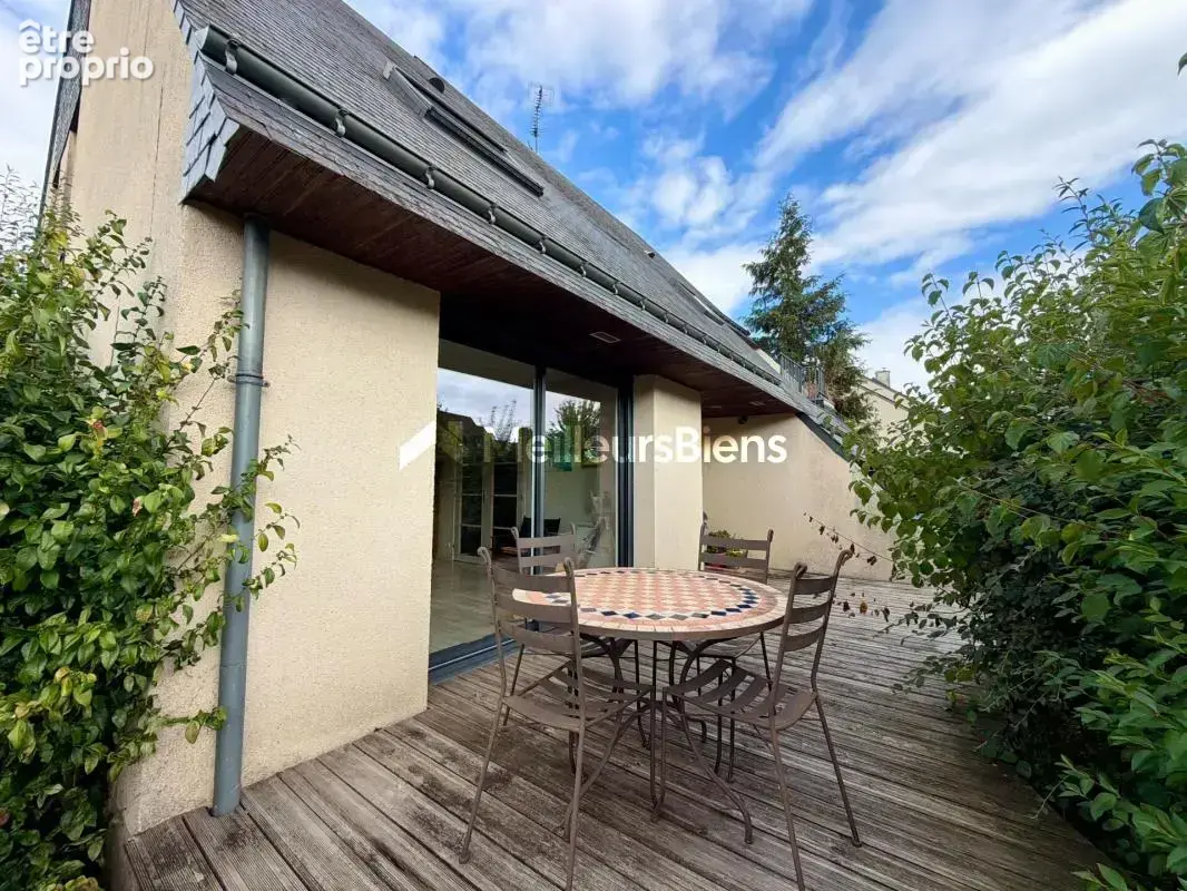 LAVAL – Pavillon de 141 m², 4 chambres, double garage et jardin sans vis-à-vis - photo 21