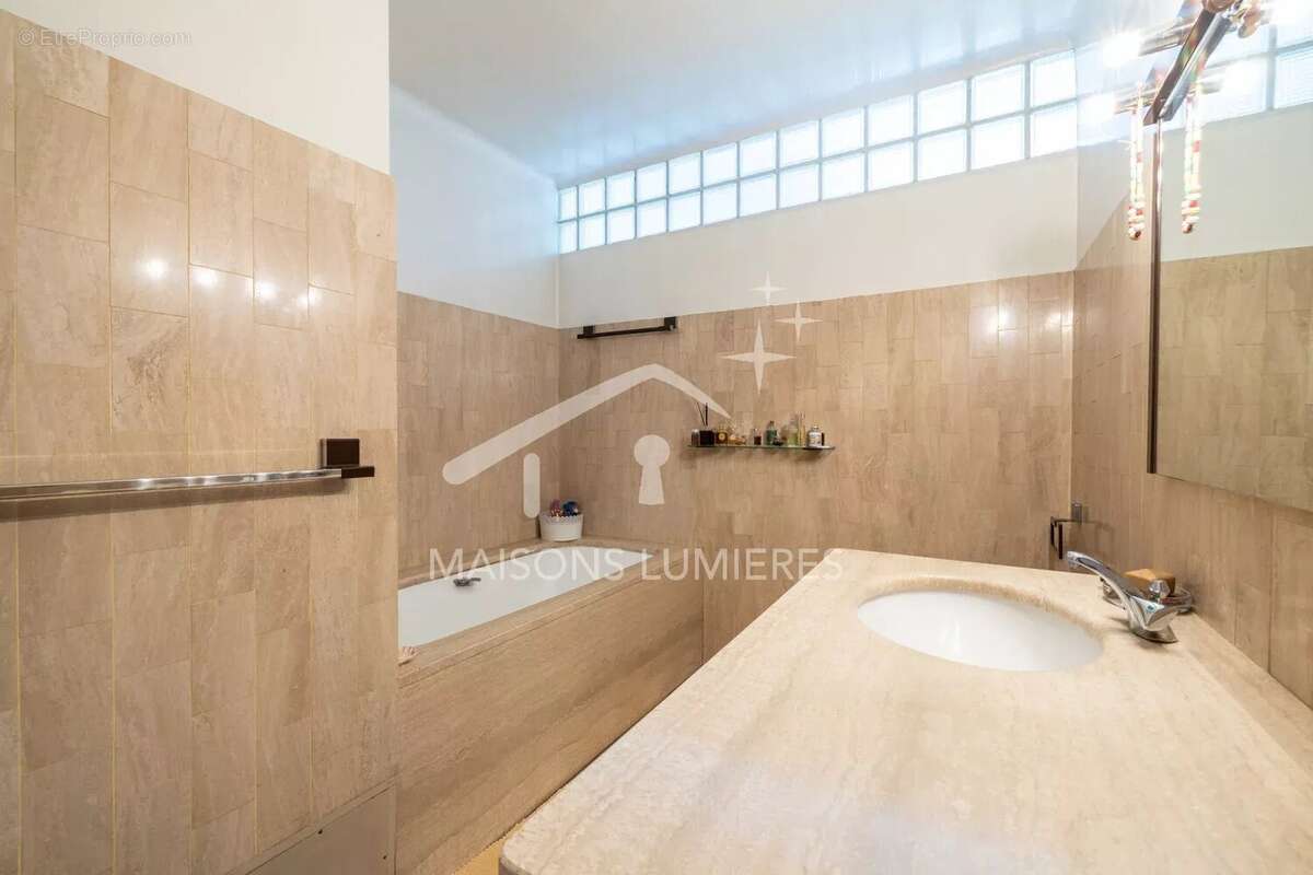 Demeure d'exception en centre-ville d'Apt - 11 pièces - 950 000€ - 370 m² habitables - photo 18