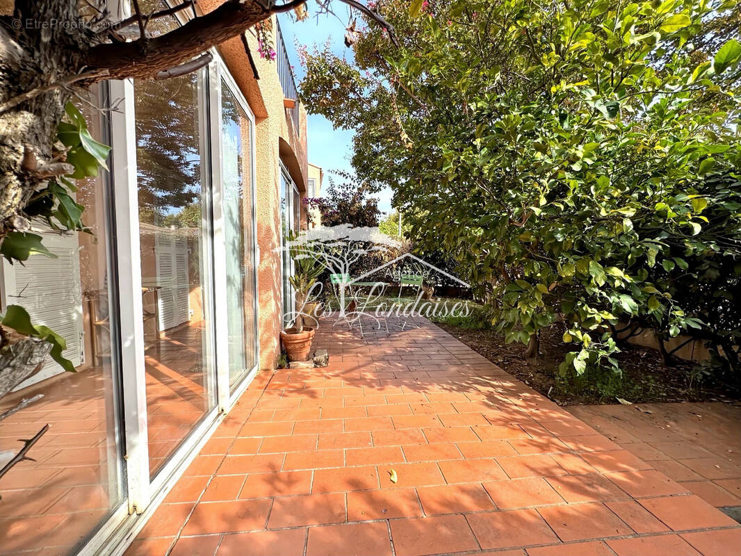 Appartement à LA LONDE-LES-MAURES