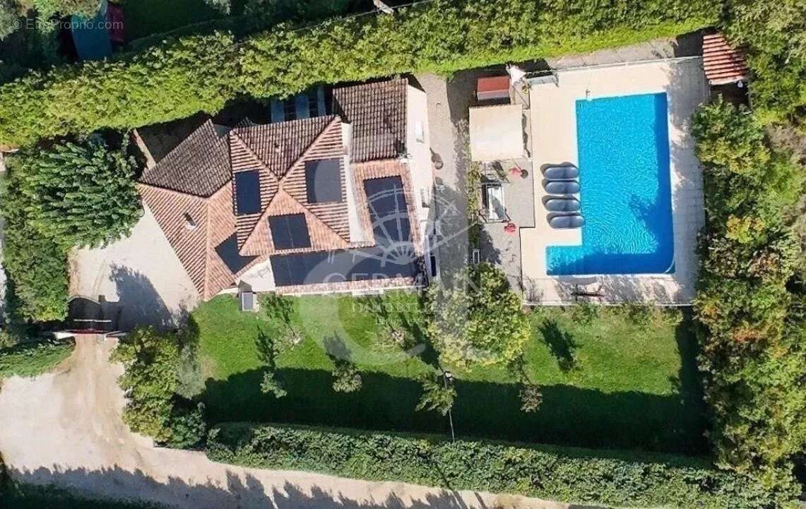 Maison à PERNES-LES-FONTAINES