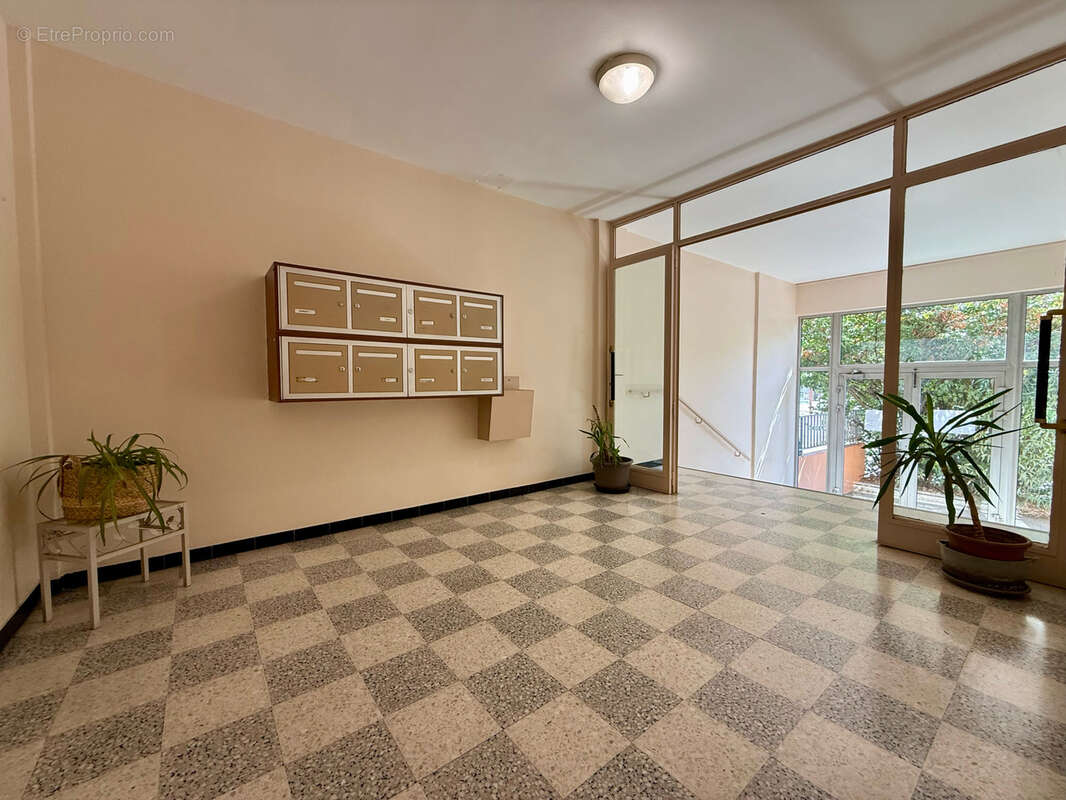 Appartement à LA VALETTE-DU-VAR