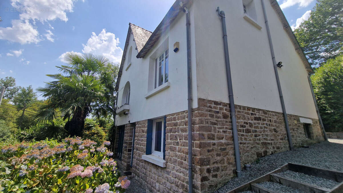 CÔTES D'ARMOR Belle maison rénovée de 4 chambres avec jardin, terrase, à proximité d'une rivière et d'un site prisé pour de natu - photo 10