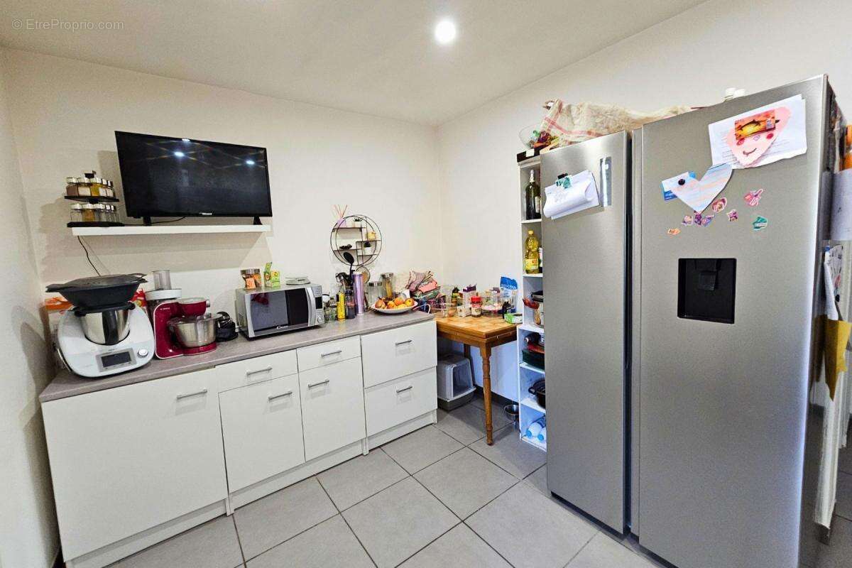 Appartement à REYNES