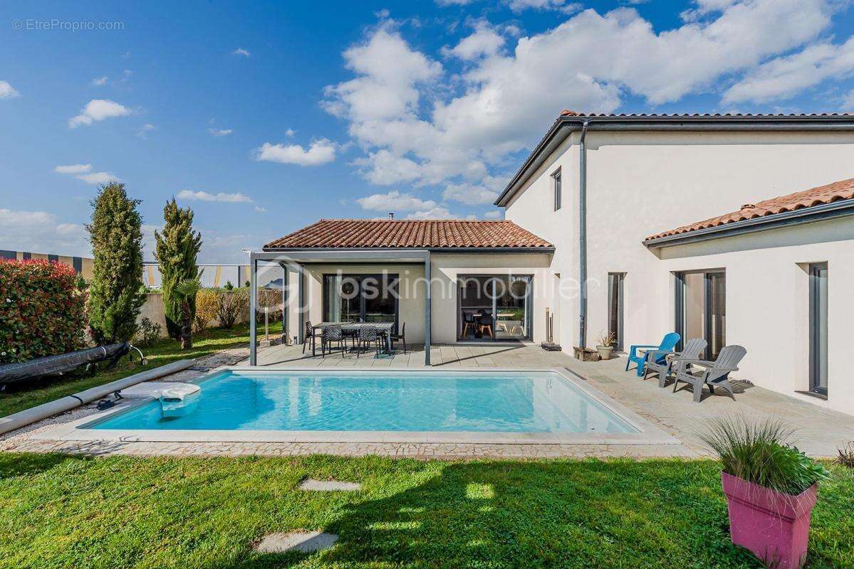 Maison à LA BOISSE