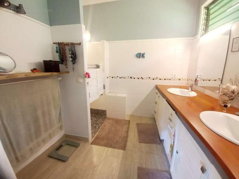 Maison à PETIT-BOURG