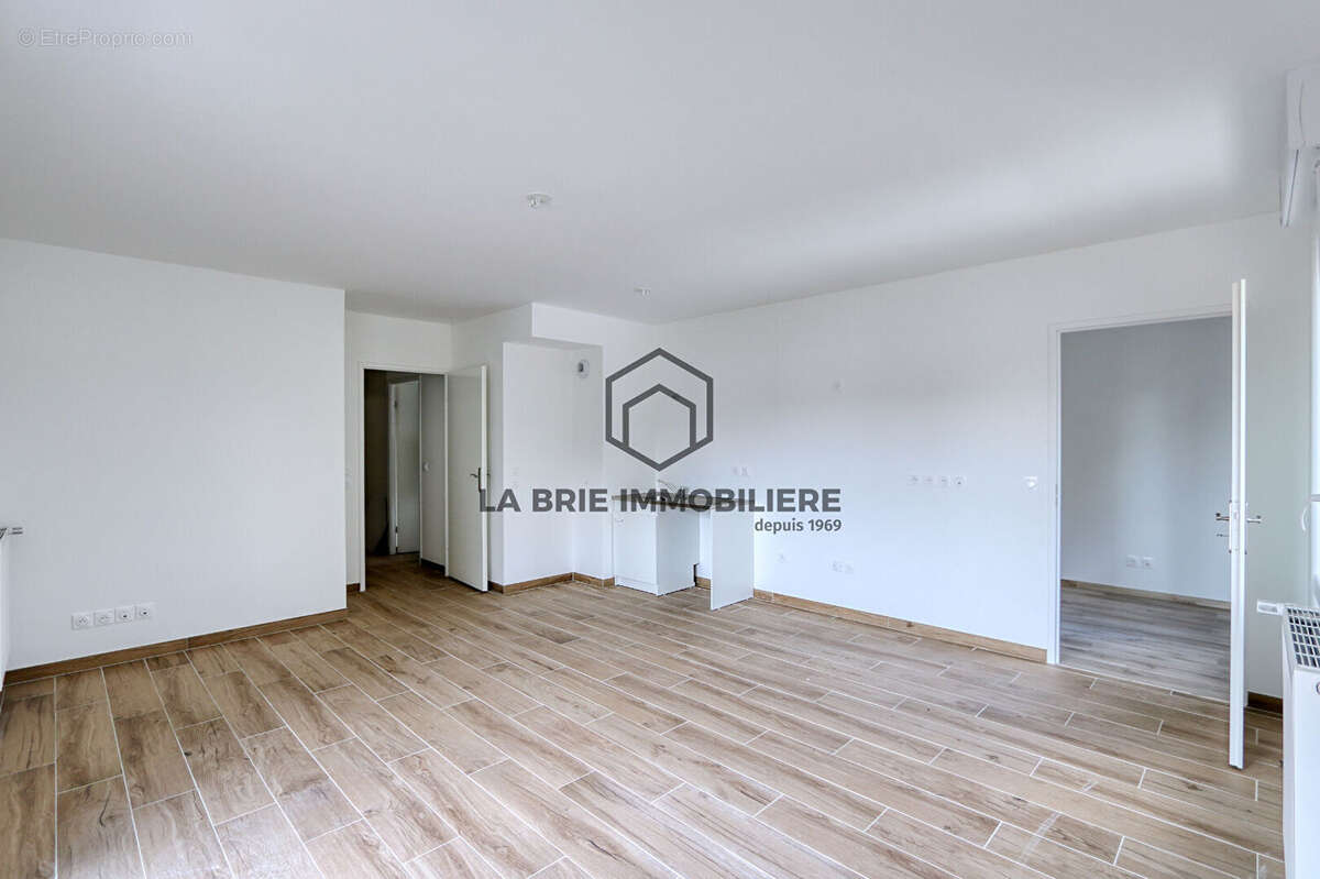 Appartement à EMERAINVILLE
