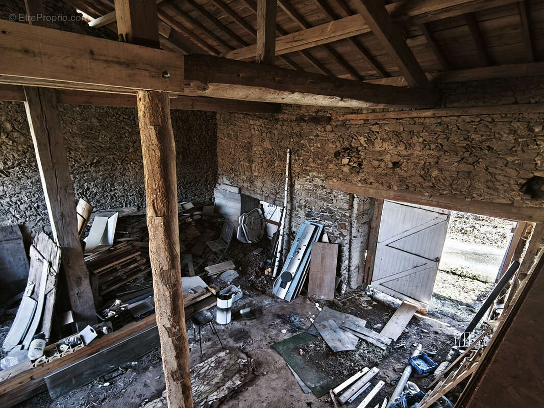 Maison à MAYRES