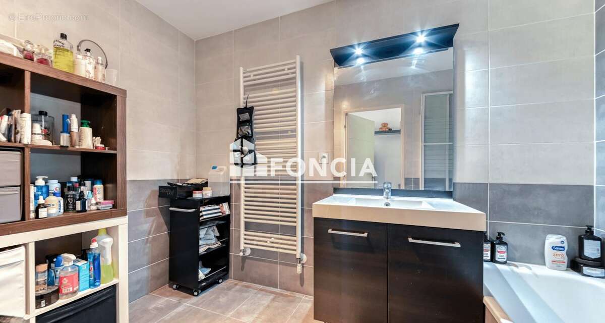 Appartement à BRON