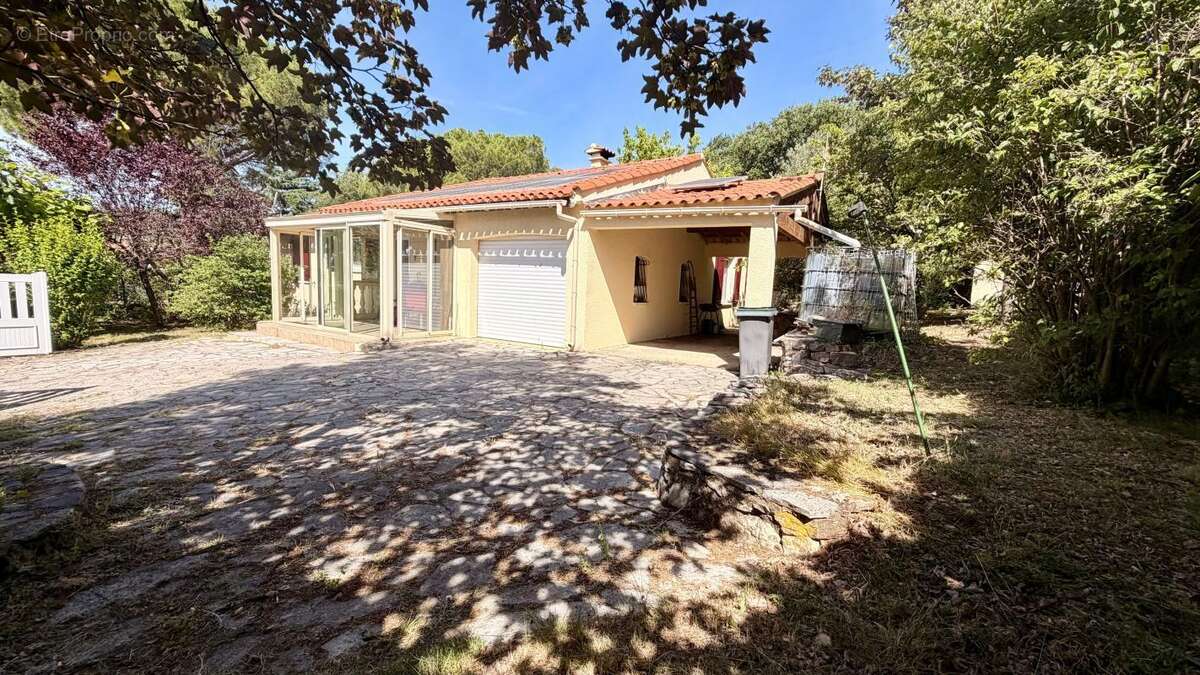 Maison à MOULES-ET-BAUCELS