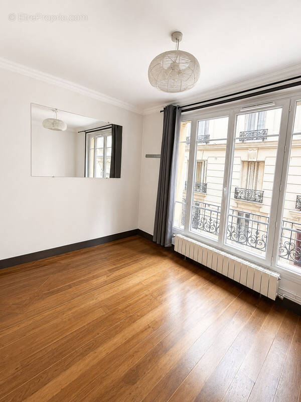 Appartement à PARIS-11E