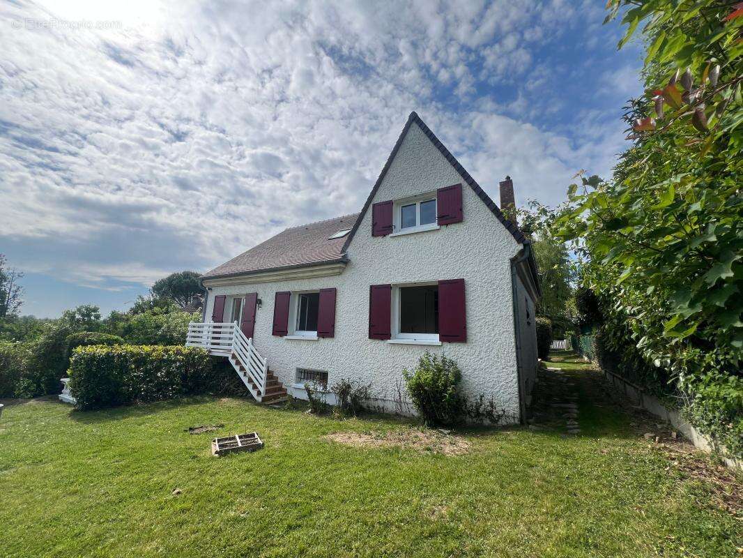 Maison à BUSSY-SAINT-MARTIN