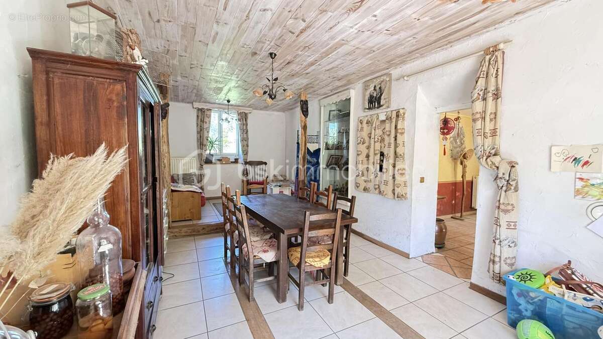 Maison à SAINT-GEOIRE-EN-VALDAINE