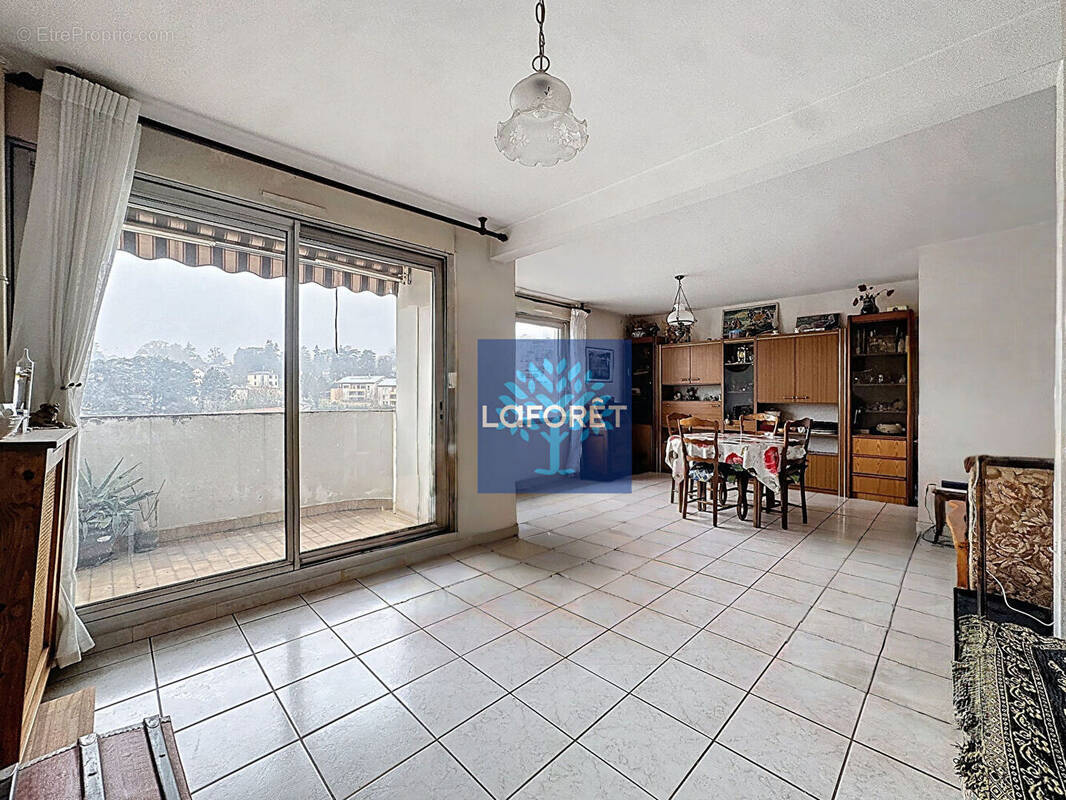 Appartement à OULLINS