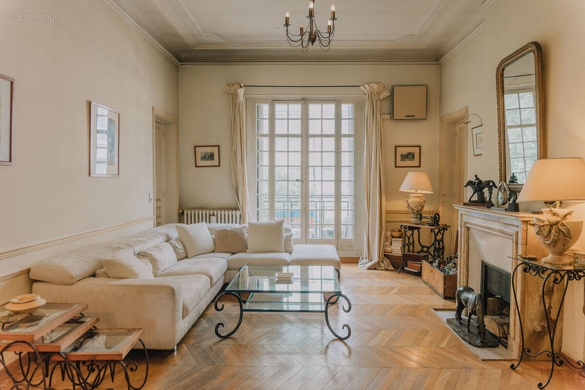 Photo 1 - Appartement à MARSEILLE-8E