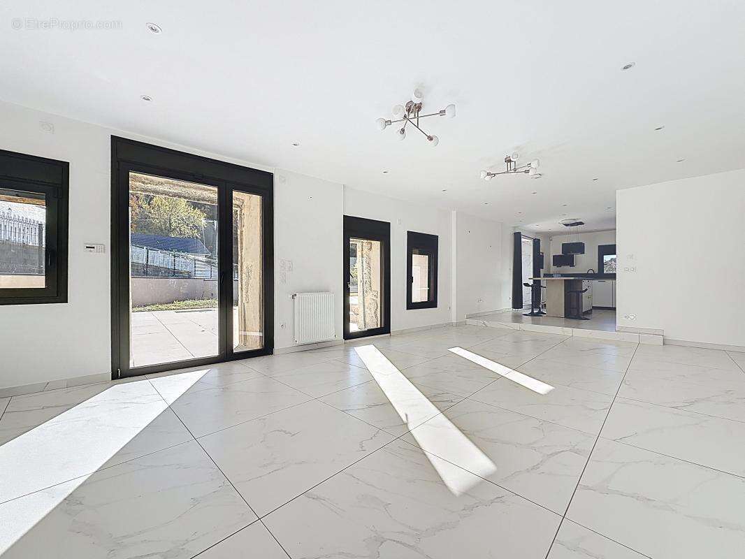 Maison à SAINT-QUENTIN-SUR-ISERE