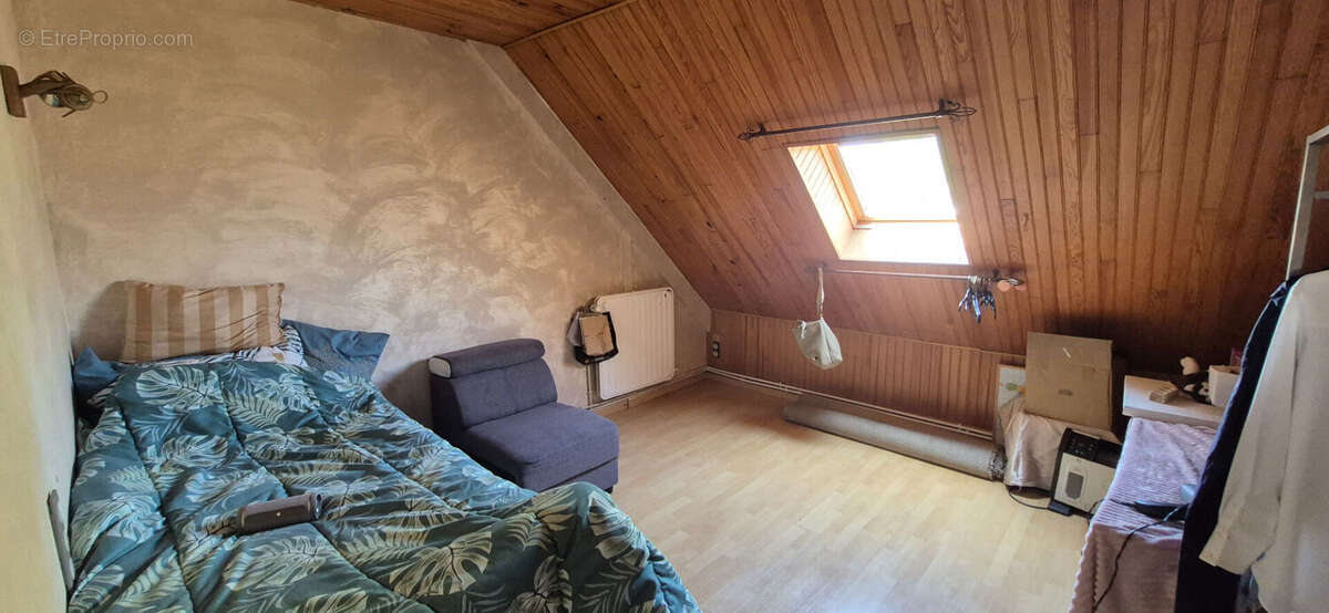 Maison à QUIEVRECHAIN