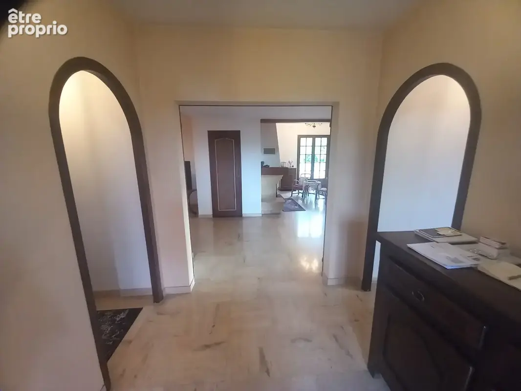 Grande maison semi enterree - photo 22