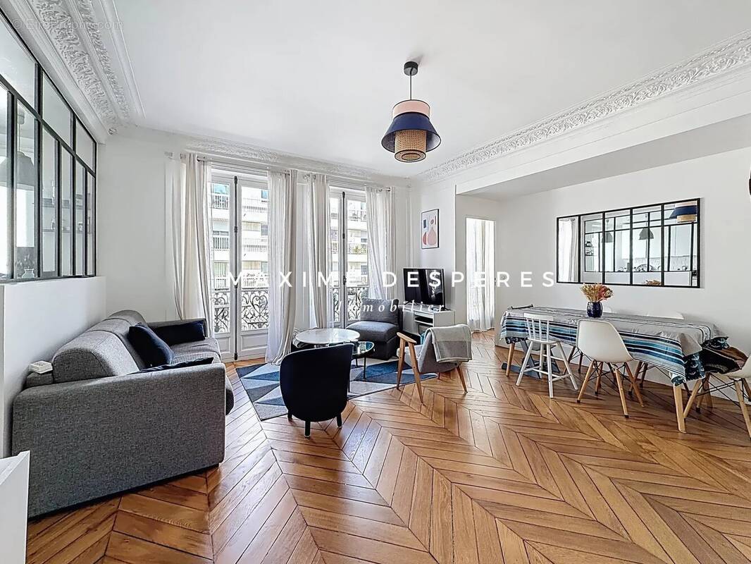 Appartement à NEUILLY-SUR-SEINE