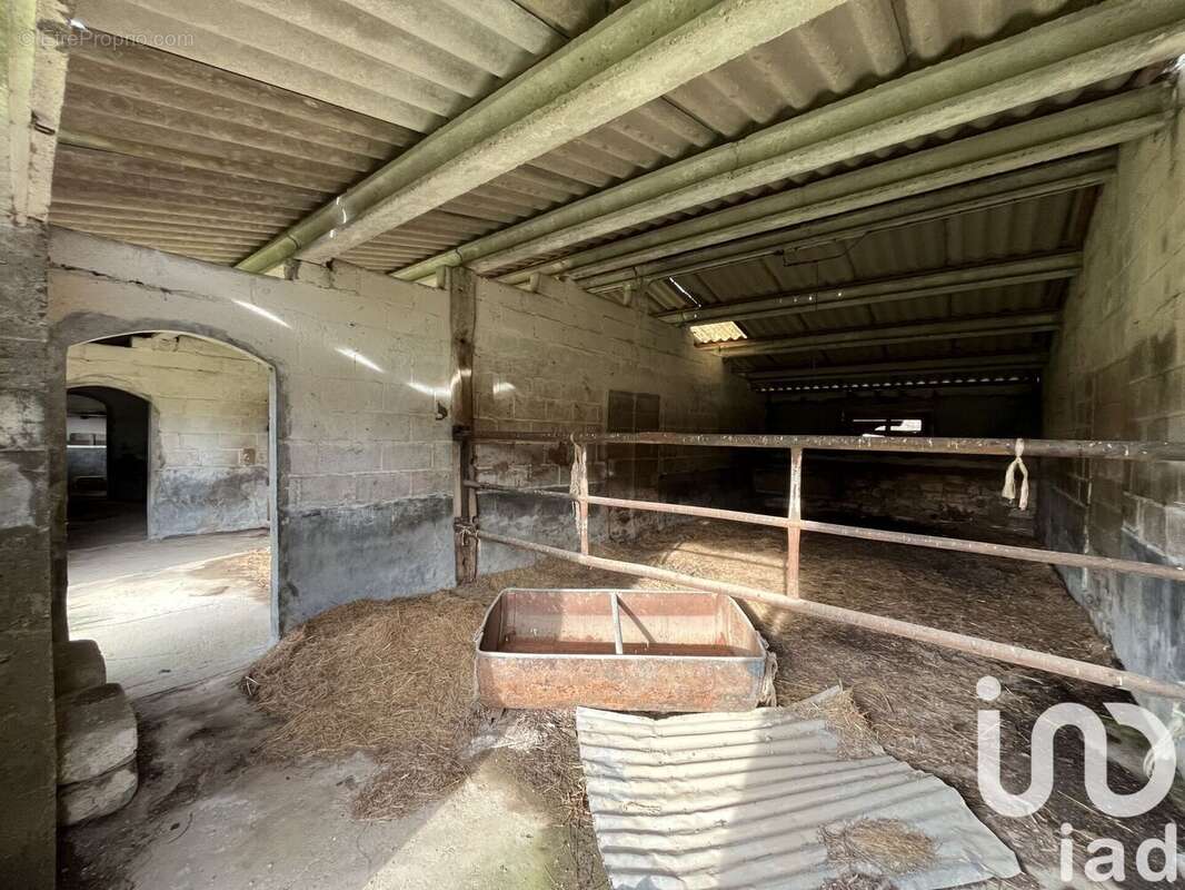 Photo 6 - Terrain à SAINT-SAVIN