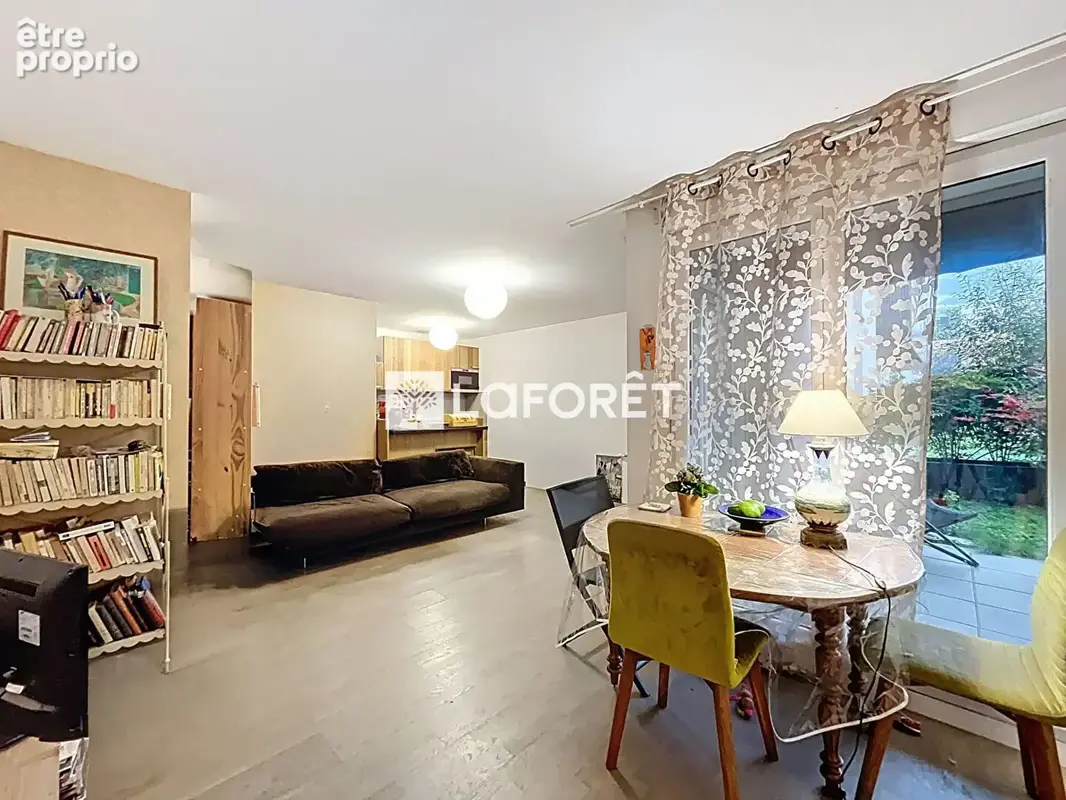 Rez-de-jardin lumineux avec grand extérieur de 86 m² - Un air de maison à Achères - photo 4
