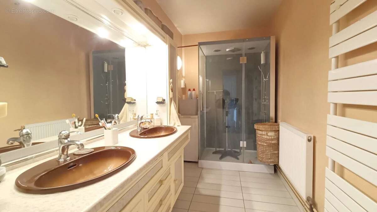 Maison avec dépendances chiré en montreuil - photo 13