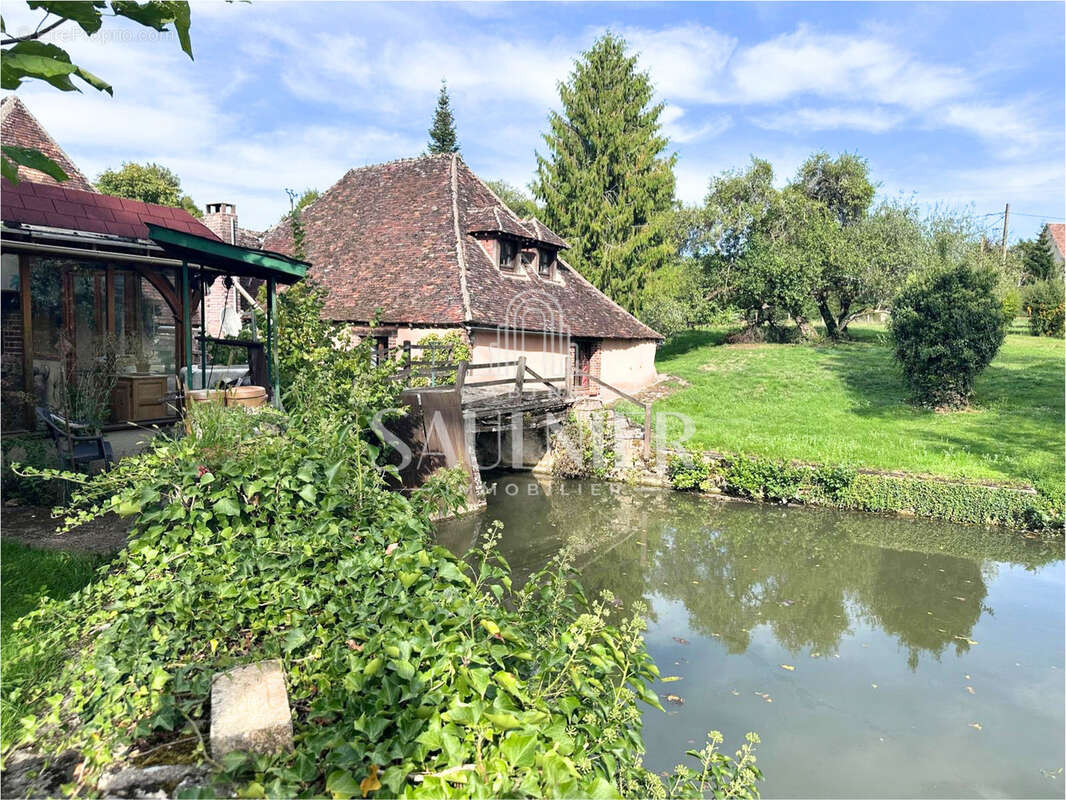 Maison à TANNERRE-EN-PUISAYE