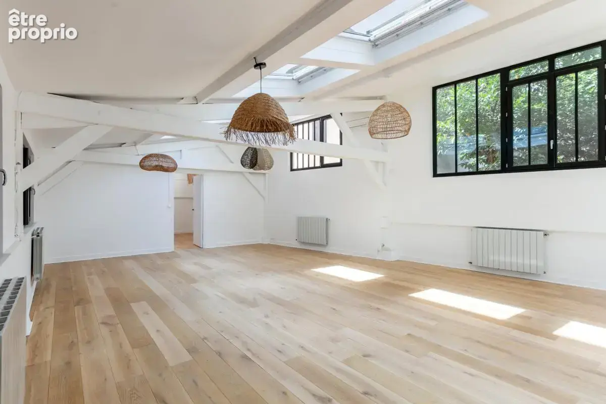 JOURDAIN / Ancien atelier réhabilité en loft duplex - photo 5