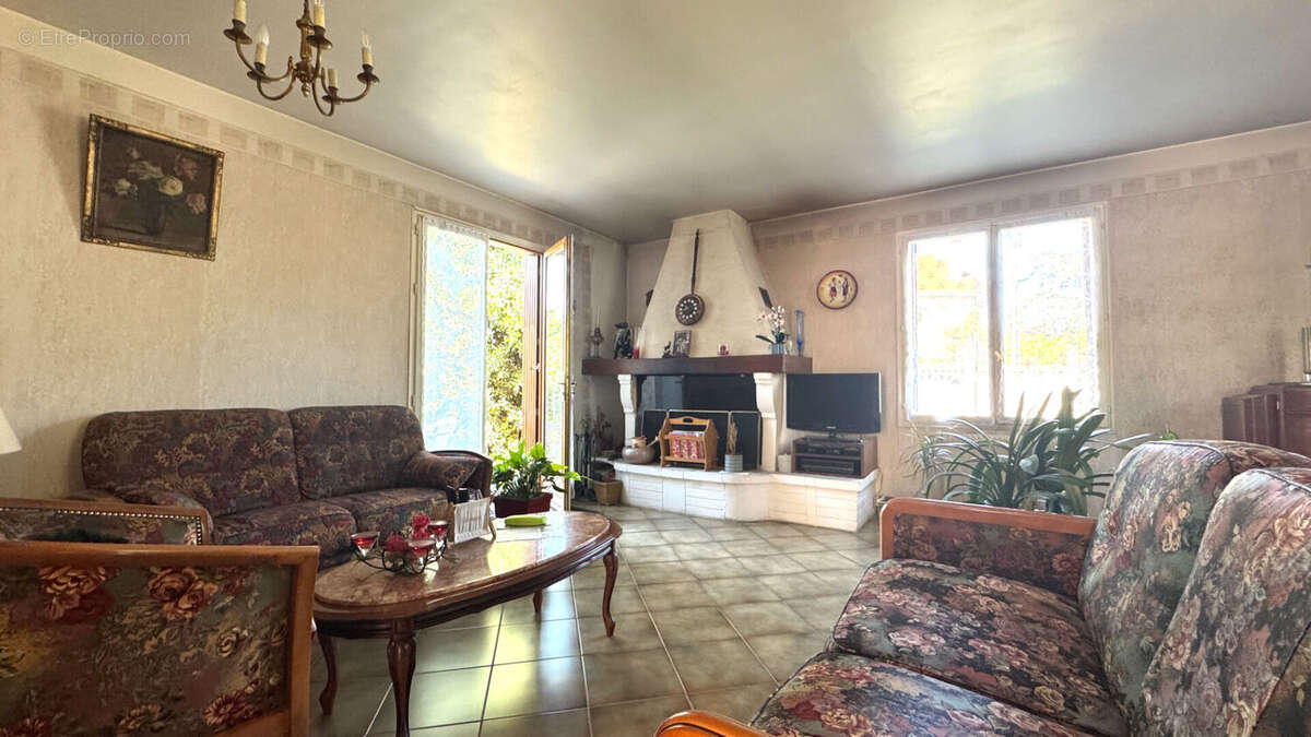 Maison à CORBEIL-ESSONNES